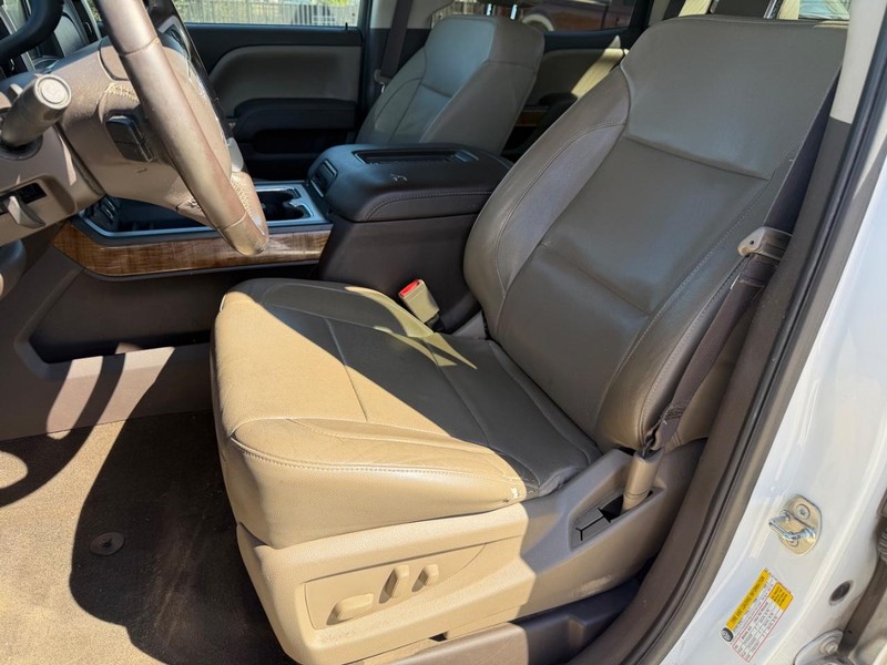 GMC Sierra 1500 Vehicle Full-screen Gallery Image 12