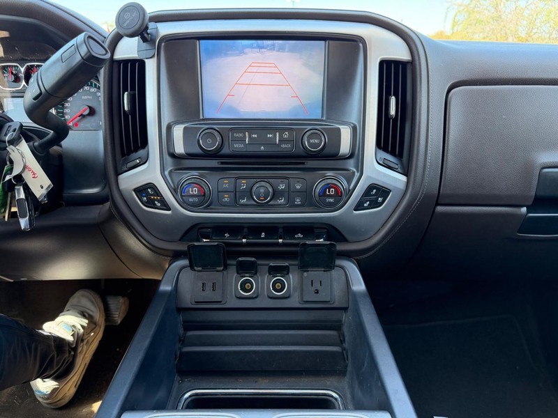 GMC Sierra 1500 Vehicle Full-screen Gallery Image 15