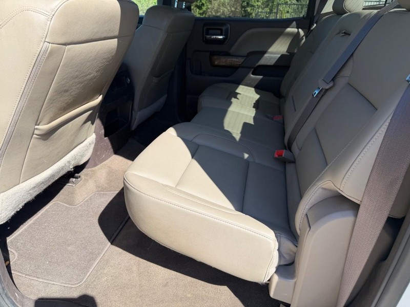 GMC Sierra 1500 Vehicle Full-screen Gallery Image 17