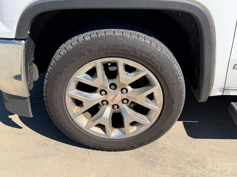 GMC Sierra 1500 Vehicle Full-screen Gallery Image 21