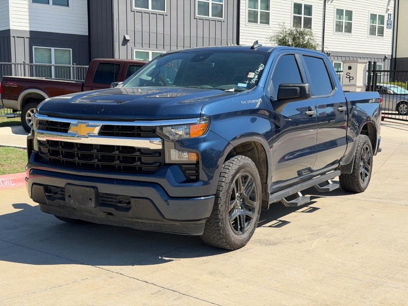 Chevrolet Silverado 1500 Vehicle Full-screen Gallery Image 02