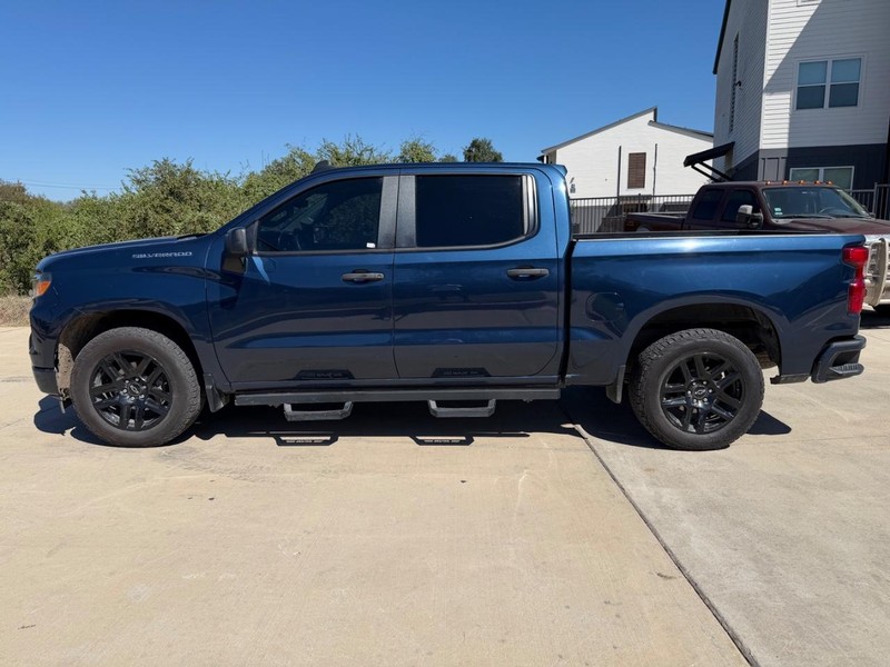 Chevrolet Silverado 1500 Vehicle Full-screen Gallery Image 03