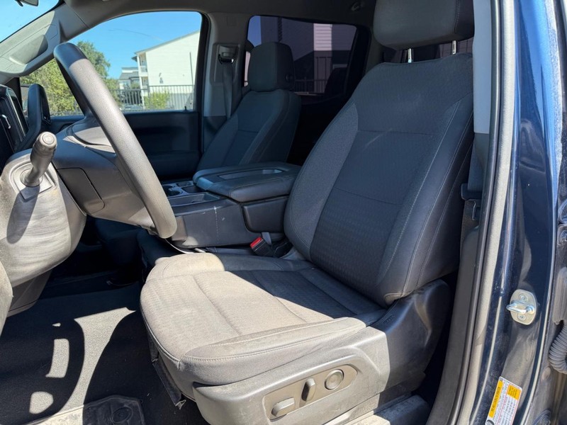 Chevrolet Silverado 1500 Vehicle Full-screen Gallery Image 12