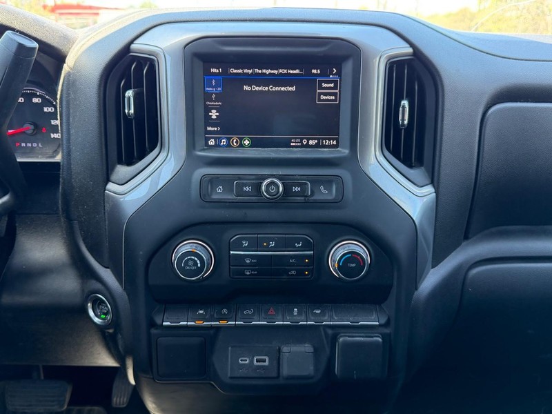 Chevrolet Silverado 1500 Vehicle Full-screen Gallery Image 14