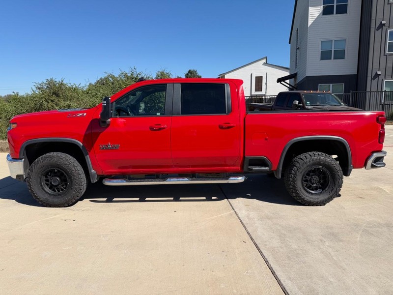 Chevrolet Silverado 2500HD Vehicle Full-screen Gallery Image 03