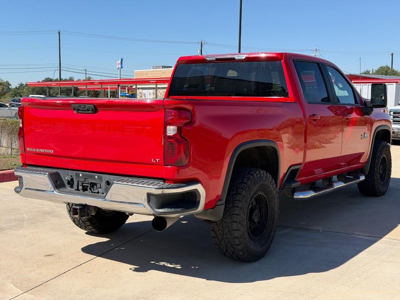 Chevrolet Silverado 2500HD Vehicle Full-screen Gallery Image 06