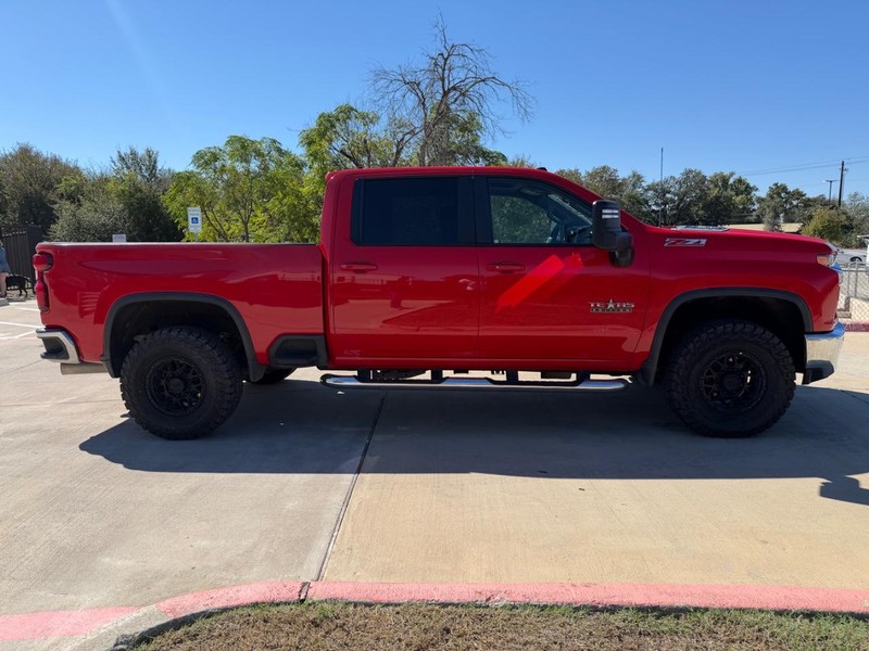 Chevrolet Silverado 2500HD Vehicle Full-screen Gallery Image 07