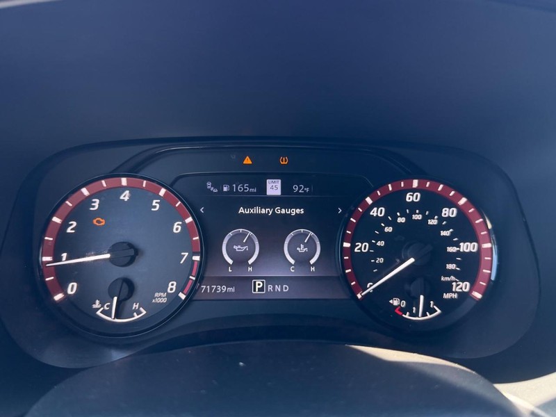 Nissan Frontier Vehicle Full-screen Gallery Image 12