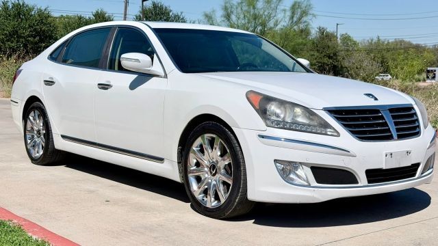 Hyundai Equus Vehicle Full-screen Gallery Image 02