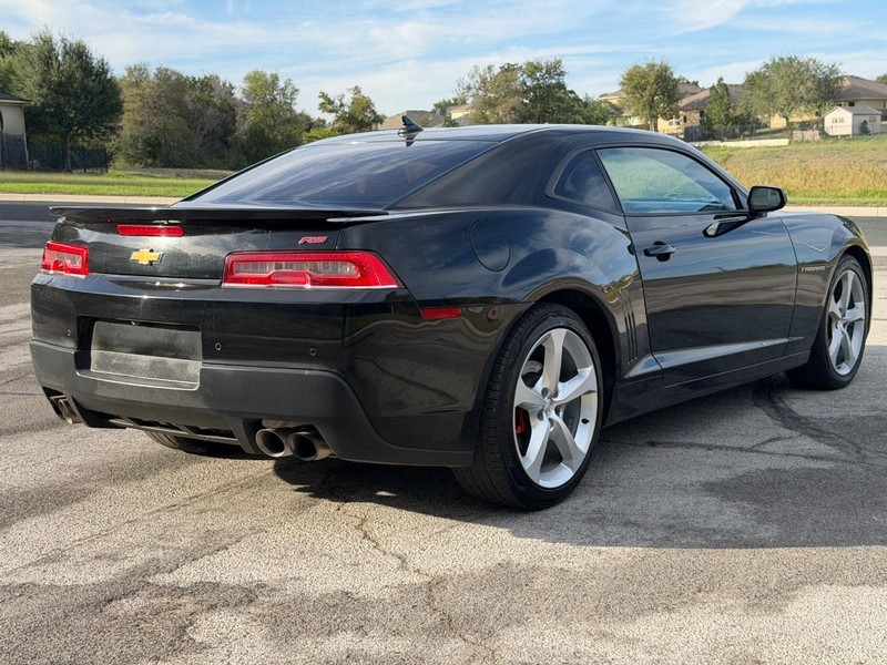 Chevrolet Camaro Vehicle Full-screen Gallery Image 06