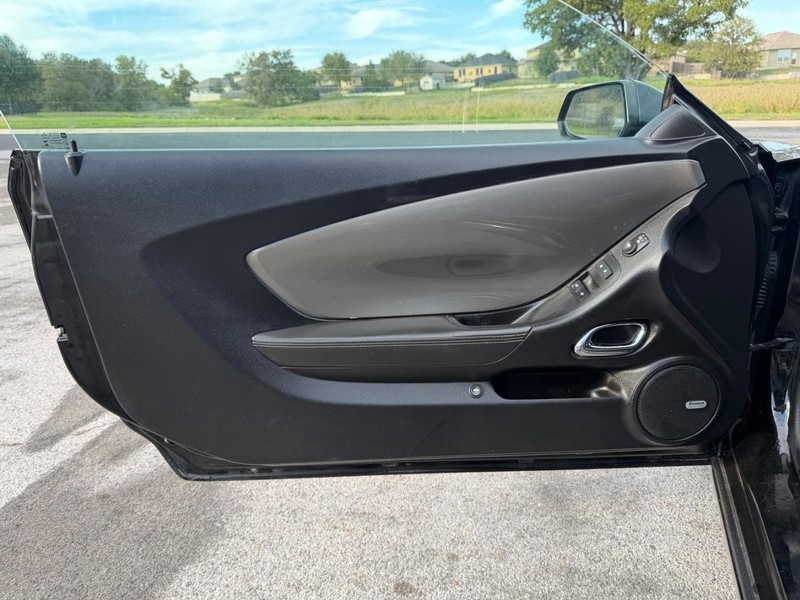 Chevrolet Camaro Vehicle Full-screen Gallery Image 10