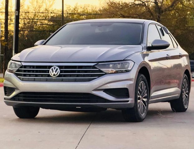 Volkswagen Jetta Vehicle Full-screen Gallery Image 03