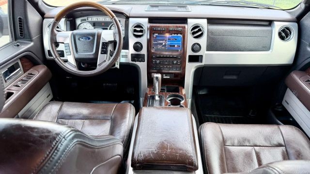 Ford F-150 Vehicle Full-screen Gallery Image 09