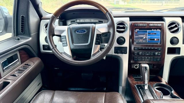 Ford F-150 Vehicle Full-screen Gallery Image 10