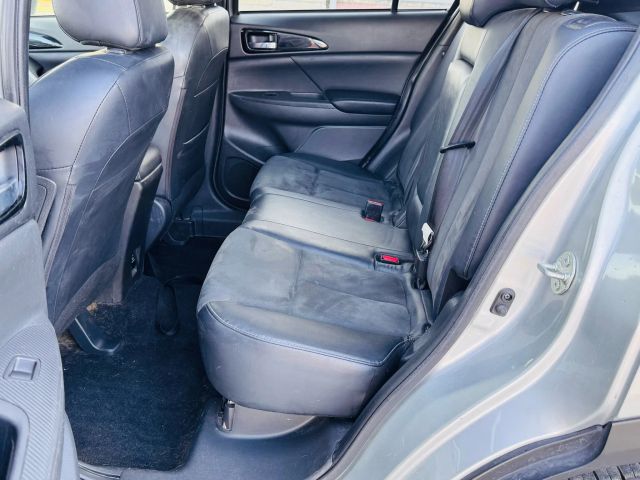 Mitsubishi Eclipse Cross Vehicle Full-screen Gallery Image 13