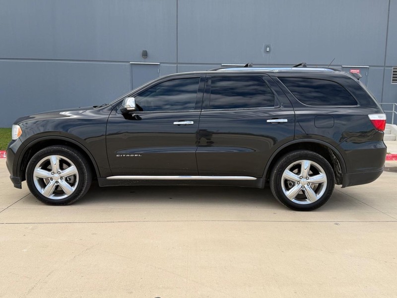 Dodge Durango Vehicle Full-screen Gallery Image 03