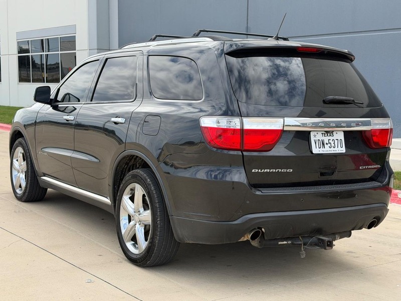 Dodge Durango Vehicle Full-screen Gallery Image 04
