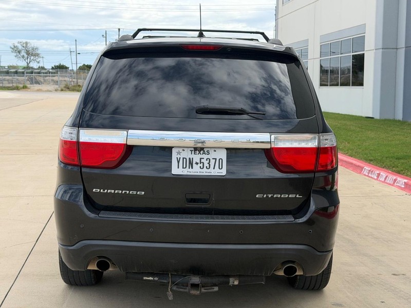 Dodge Durango Vehicle Full-screen Gallery Image 05
