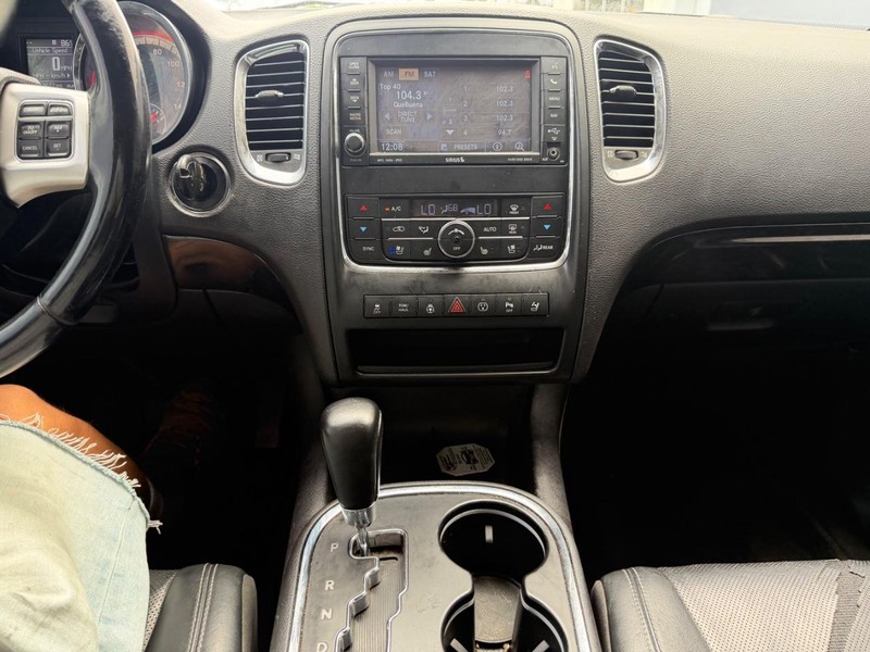 Dodge Durango Vehicle Full-screen Gallery Image 14