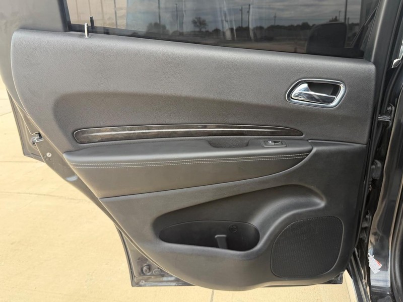 Dodge Durango Vehicle Full-screen Gallery Image 15