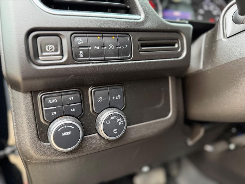 Chevrolet Tahoe Vehicle Full-screen Gallery Image 16