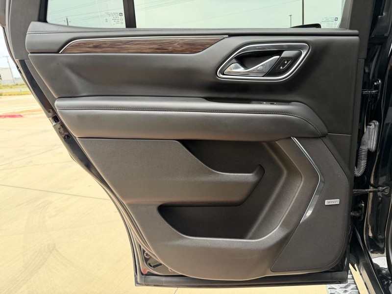 Chevrolet Tahoe Vehicle Full-screen Gallery Image 17