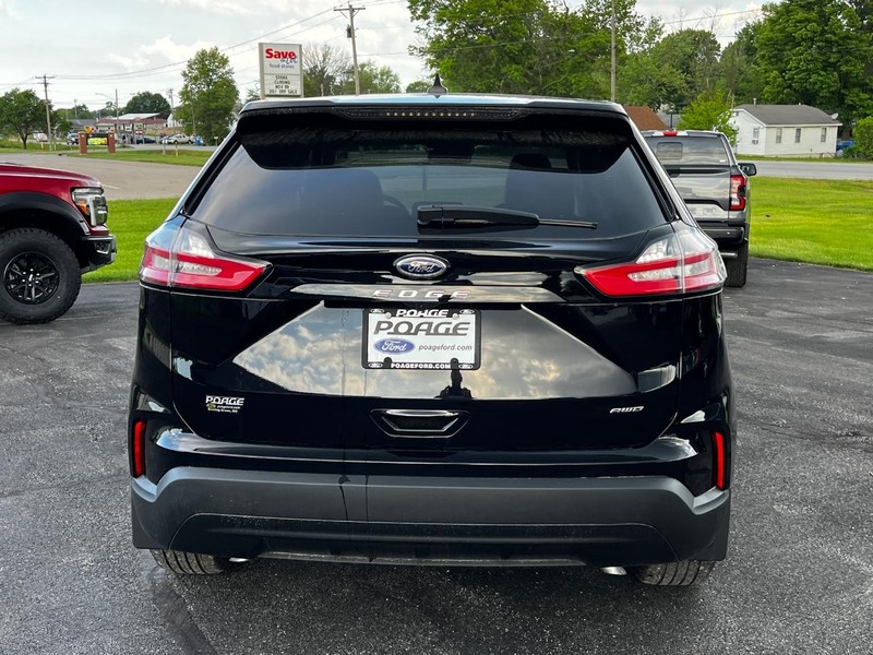 Ford Edge Vehicle Full-screen Gallery Image 04