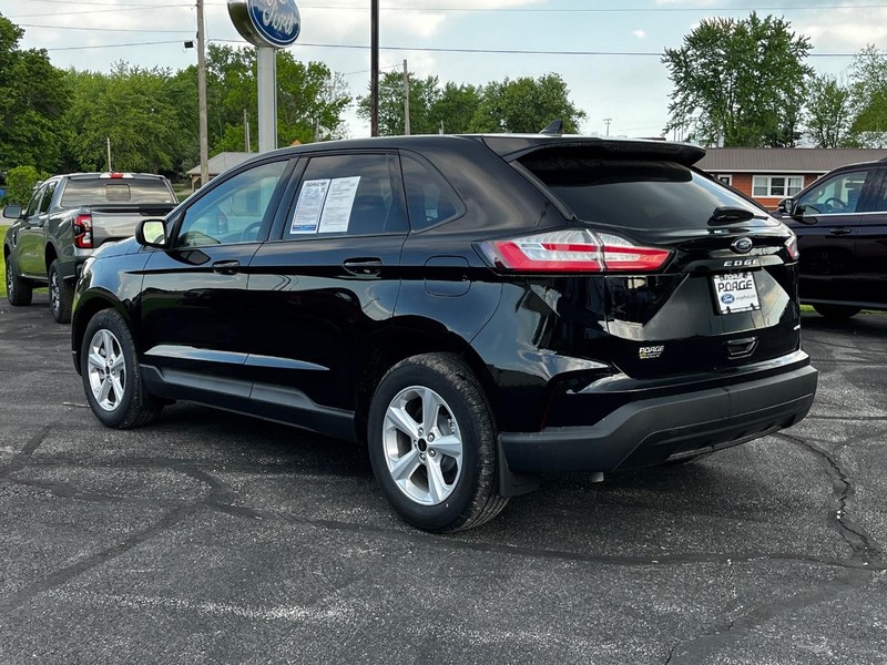 Ford Edge Vehicle Full-screen Gallery Image 06