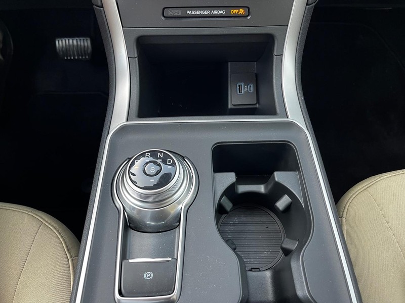 Ford Edge Vehicle Full-screen Gallery Image 19