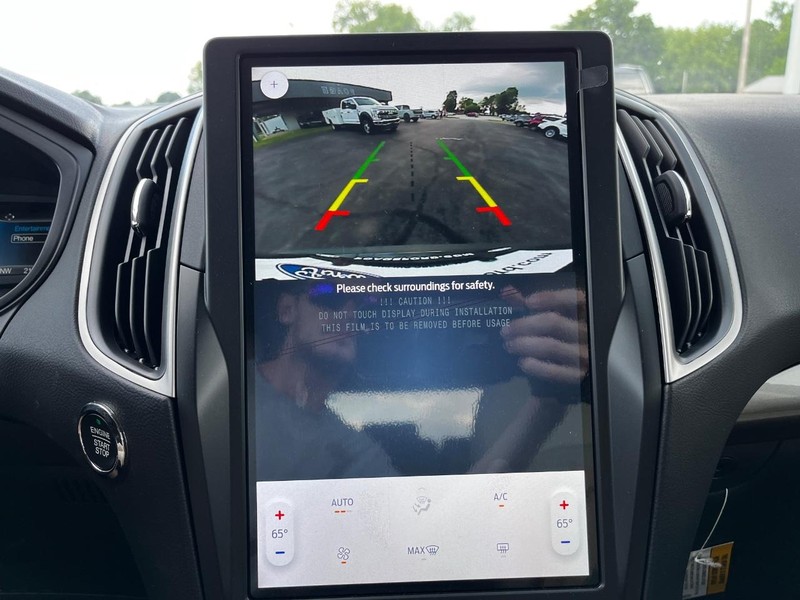 Ford Edge Vehicle Full-screen Gallery Image 21