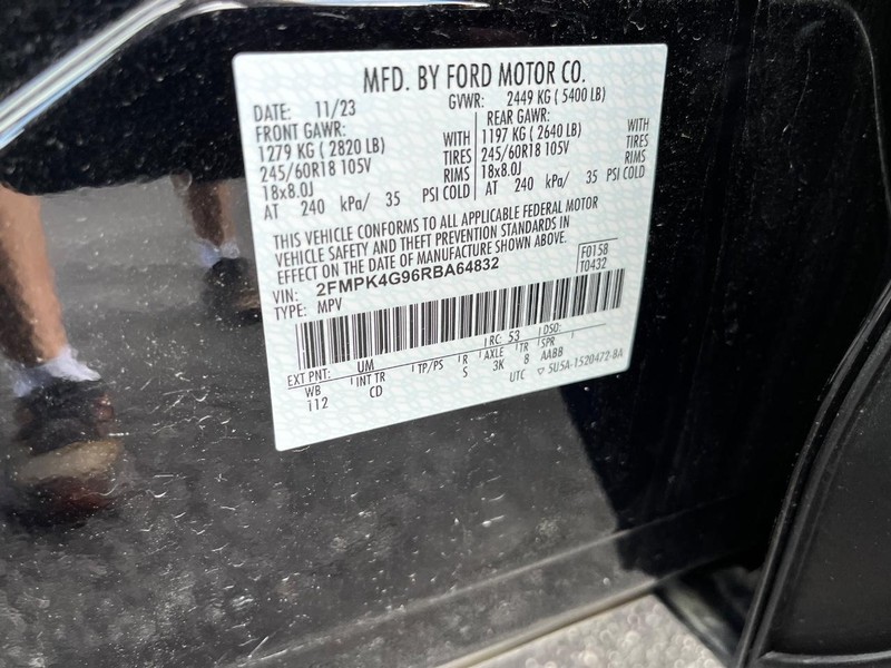 Ford Edge Vehicle Full-screen Gallery Image 22