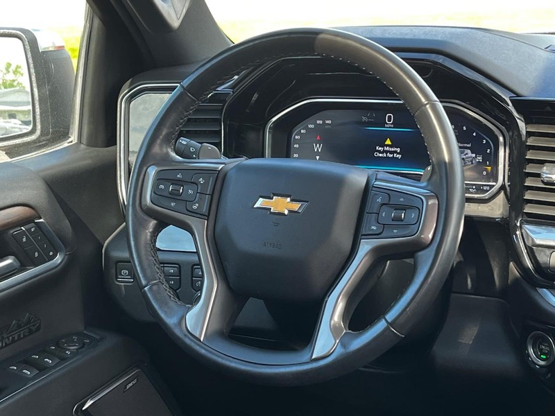 Chevrolet Silverado 1500 Vehicle Full-screen Gallery Image 14