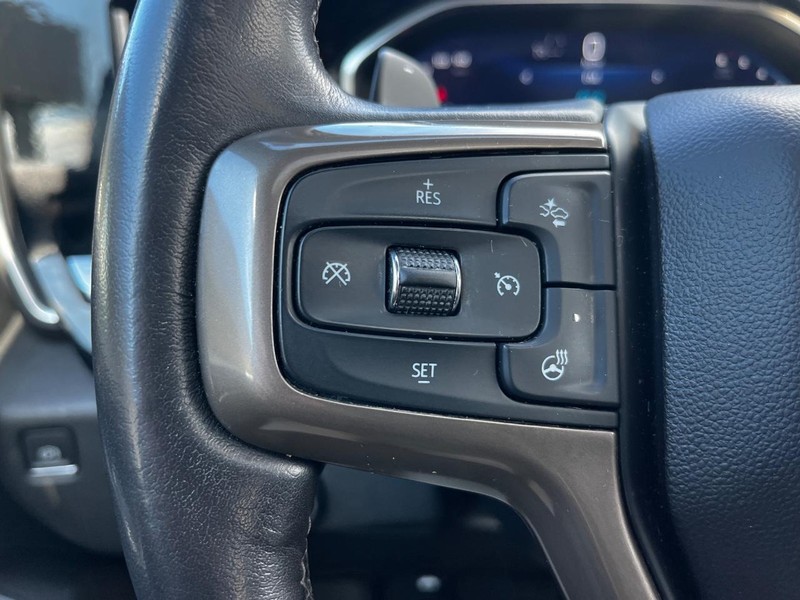 Chevrolet Silverado 1500 Vehicle Full-screen Gallery Image 18