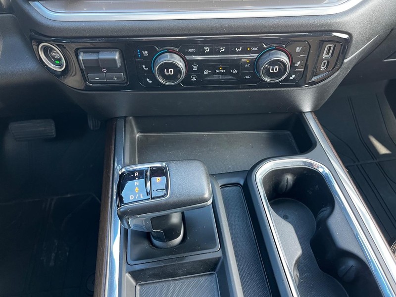 Chevrolet Silverado 1500 Vehicle Full-screen Gallery Image 21