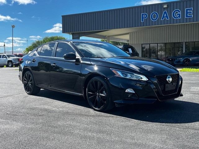 2022 Nissan Altima 2.5 SR at Poage Ford in Bowling Green MO