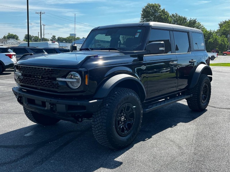 Ford Bronco Vehicle Full-screen Gallery Image 08