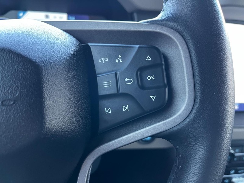 Ford Bronco Vehicle Full-screen Gallery Image 16