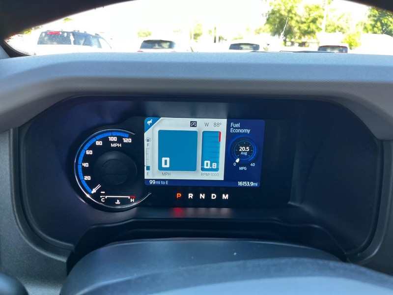 Ford Bronco Vehicle Full-screen Gallery Image 17