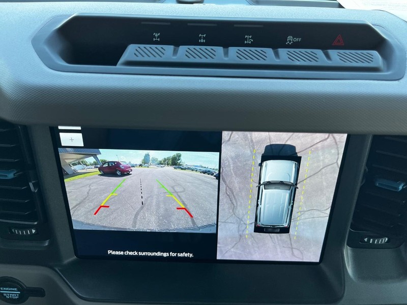 Ford Bronco Vehicle Full-screen Gallery Image 21