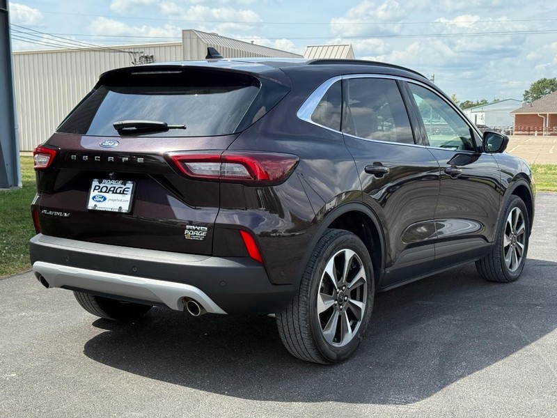 Ford Escape Vehicle Full-screen Gallery Image 03