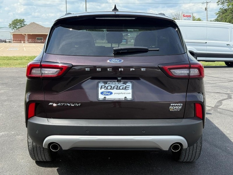 Ford Escape Vehicle Full-screen Gallery Image 04