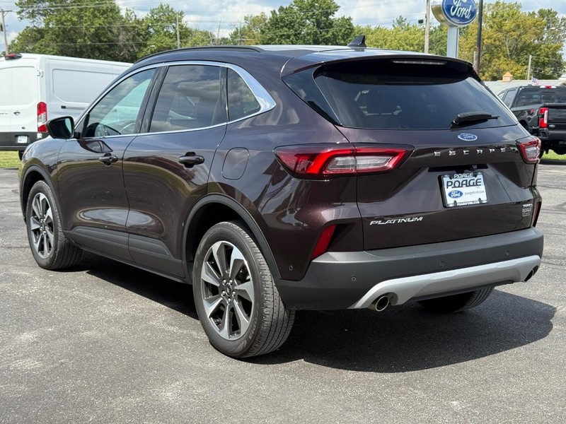 Ford Escape Vehicle Full-screen Gallery Image 05