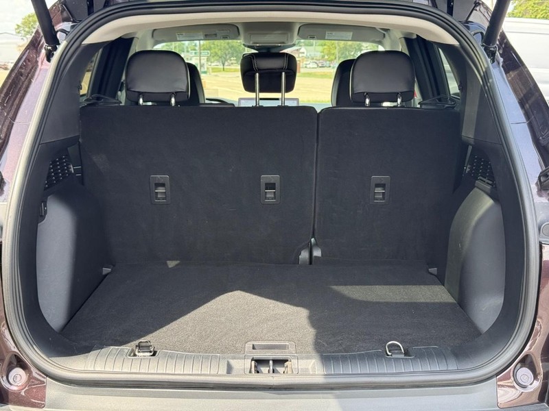 Ford Escape Vehicle Full-screen Gallery Image 06