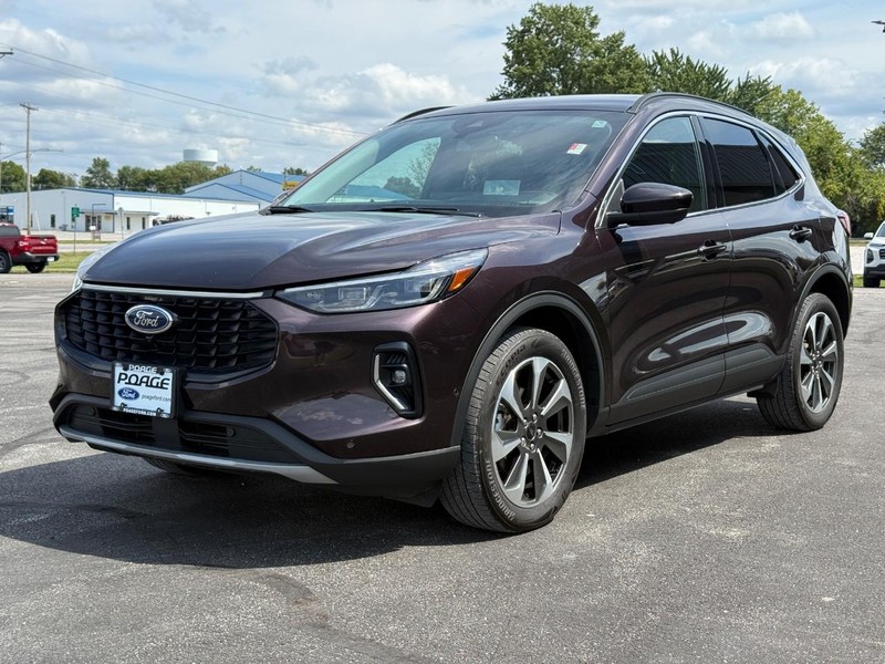 Ford Escape Vehicle Full-screen Gallery Image 08