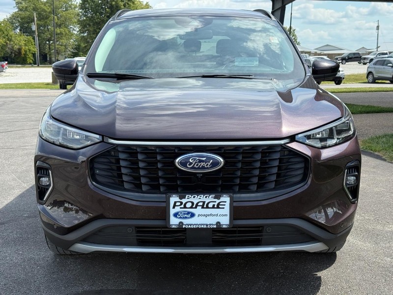 Ford Escape Vehicle Full-screen Gallery Image 09