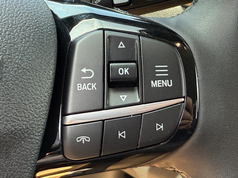 Ford Escape Vehicle Full-screen Gallery Image 14