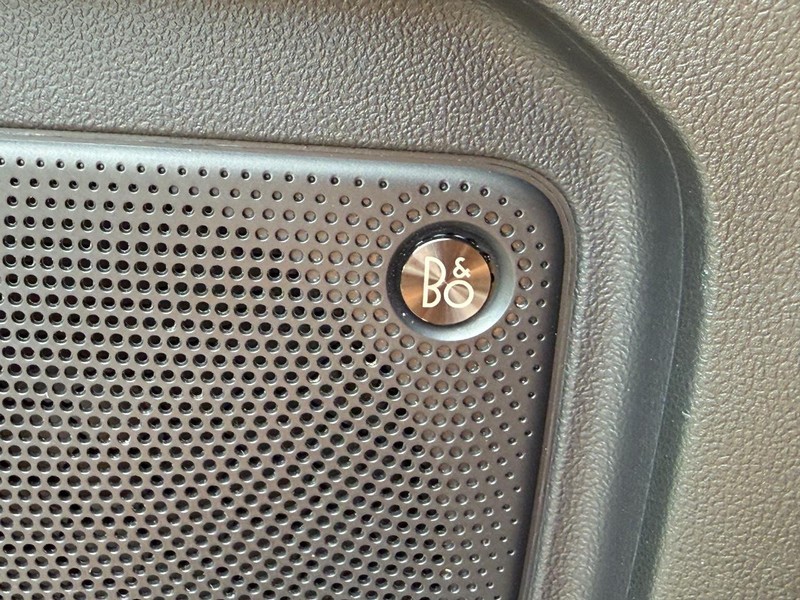 Ford Escape Vehicle Full-screen Gallery Image 23