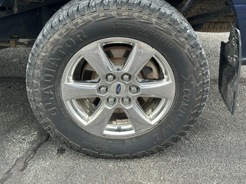 Ford F-150 Vehicle Full-screen Gallery Image 07