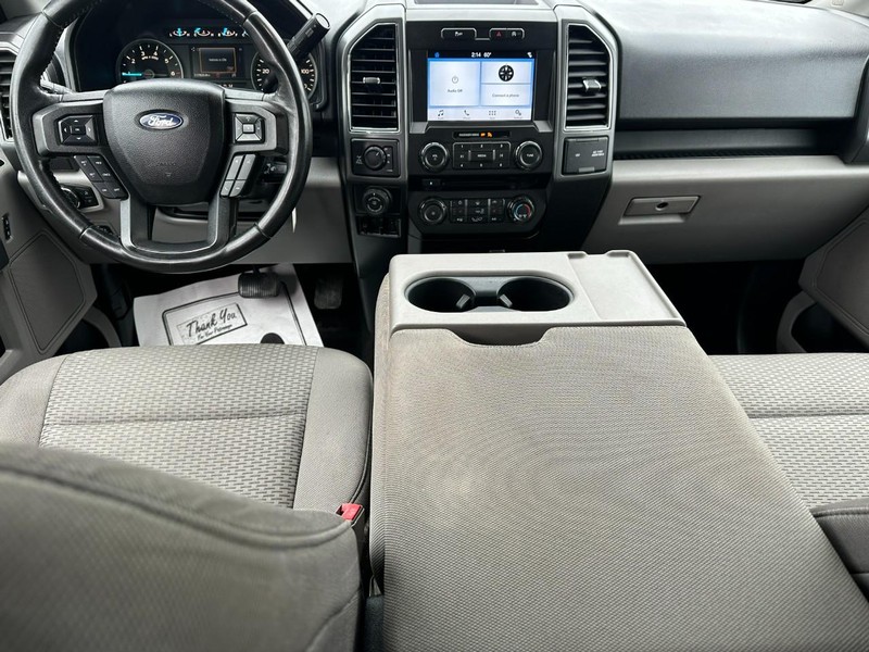 Ford F-150 Vehicle Full-screen Gallery Image 11