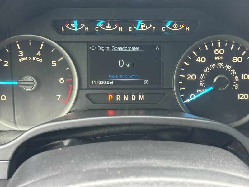 Ford F-150 Vehicle Full-screen Gallery Image 20